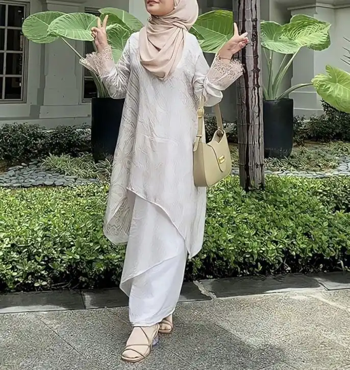 Baju Kurung Tren Fashion Paling Mencolok  di Lebaran Kemarin! (Ilustrasi)